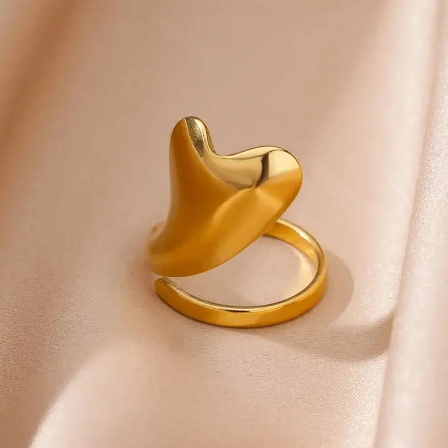 Stylish Adjustable Ring with Large Heart – Camille Elegant Design