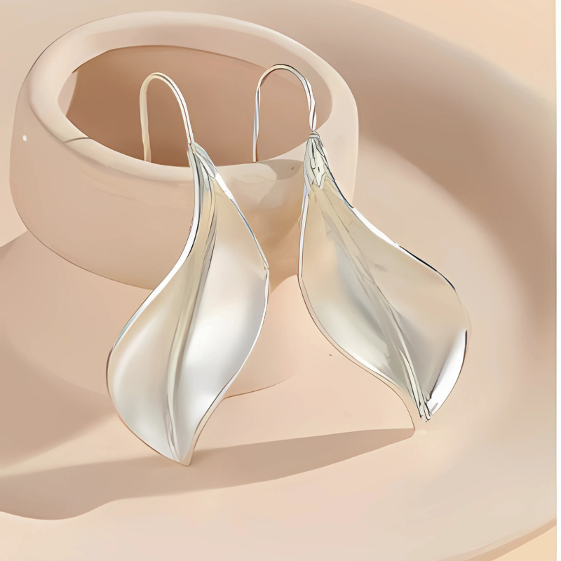 Ely Vintage Silver Pyramid-Shaped Earrings - Timeless Elegance