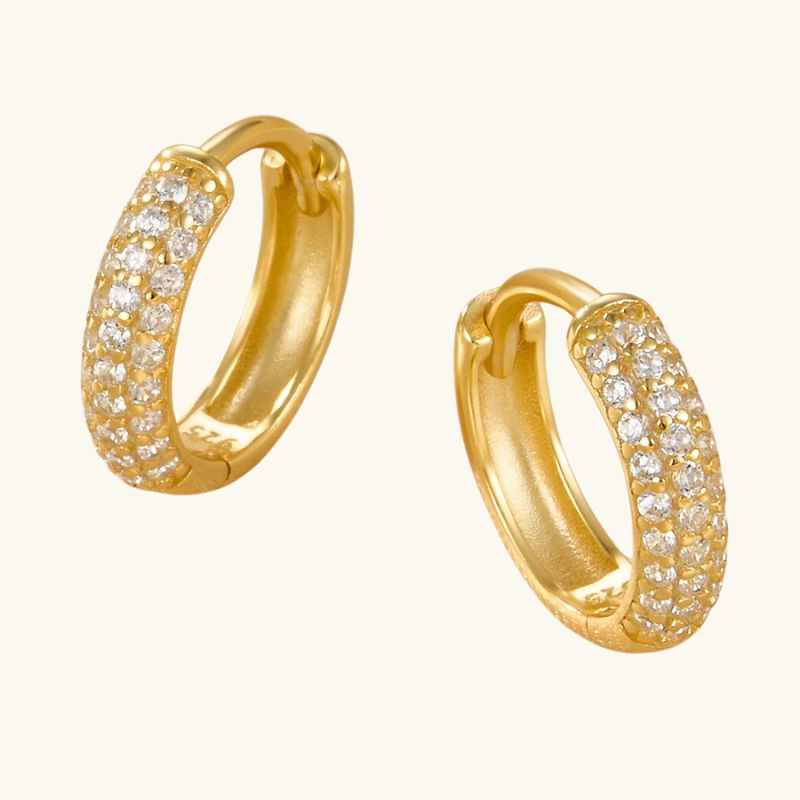 Stylish Chunky Pavé Hoop Earrings – Elegance and Charm in One Set