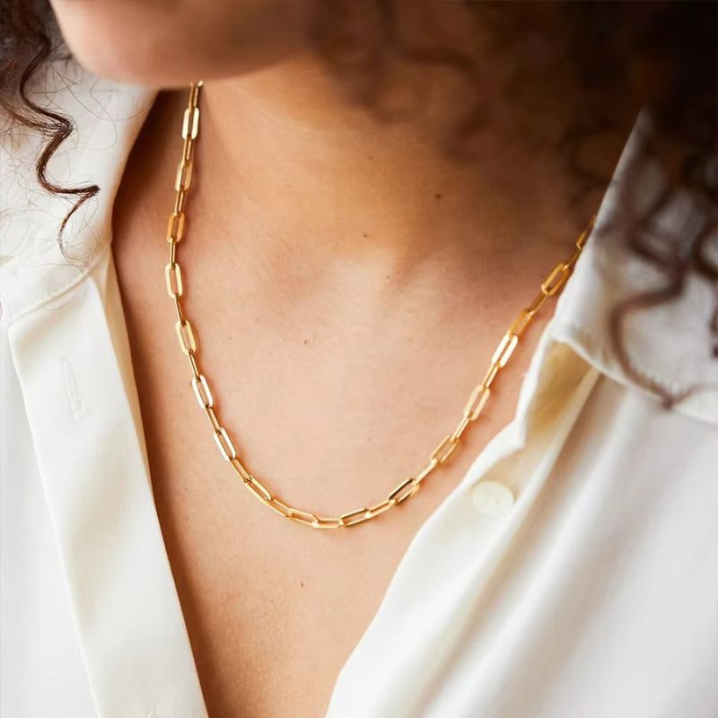 Elegant Gold Paperclip Necklace - Bianca for a Stylish Look