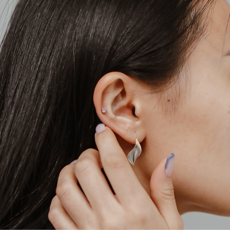 Ely Vintage Silver Pyramid-Shaped Earrings - Timeless Elegance