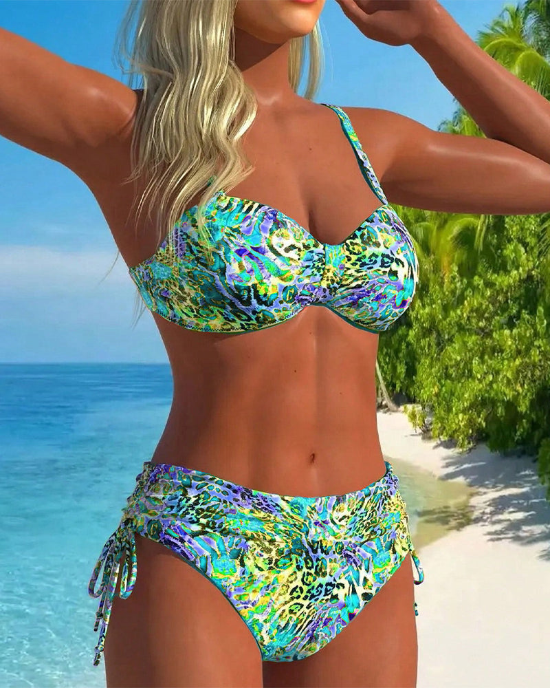 Eye-catching Split Swimsuit with Leopard Print