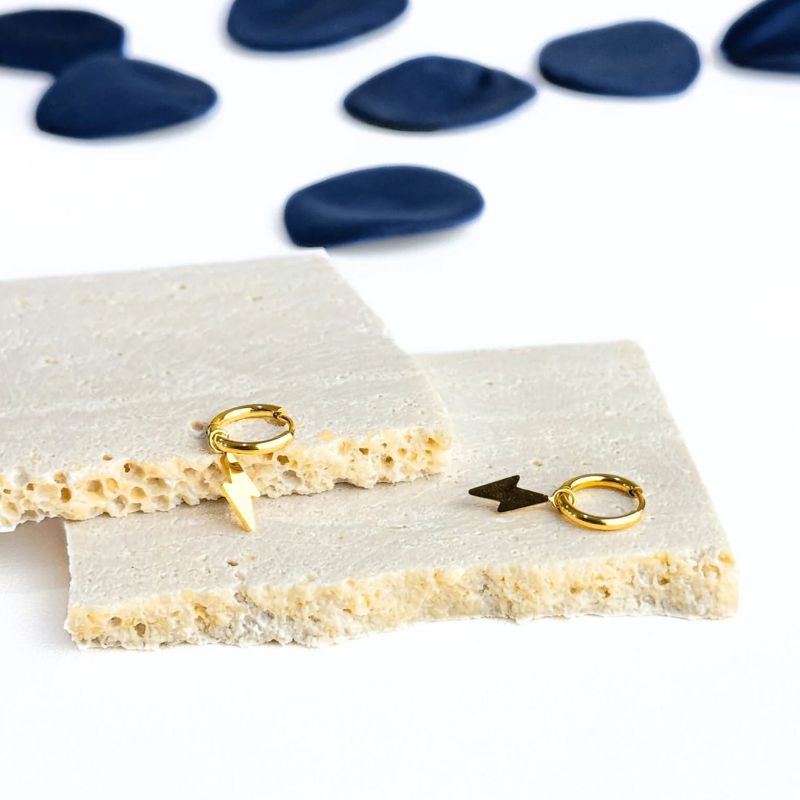 Elegant Lightning Stripe Hoop Earrings - Emilia for a striking look