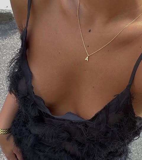 Elegant necklace with personalized letter for a stylish appearance