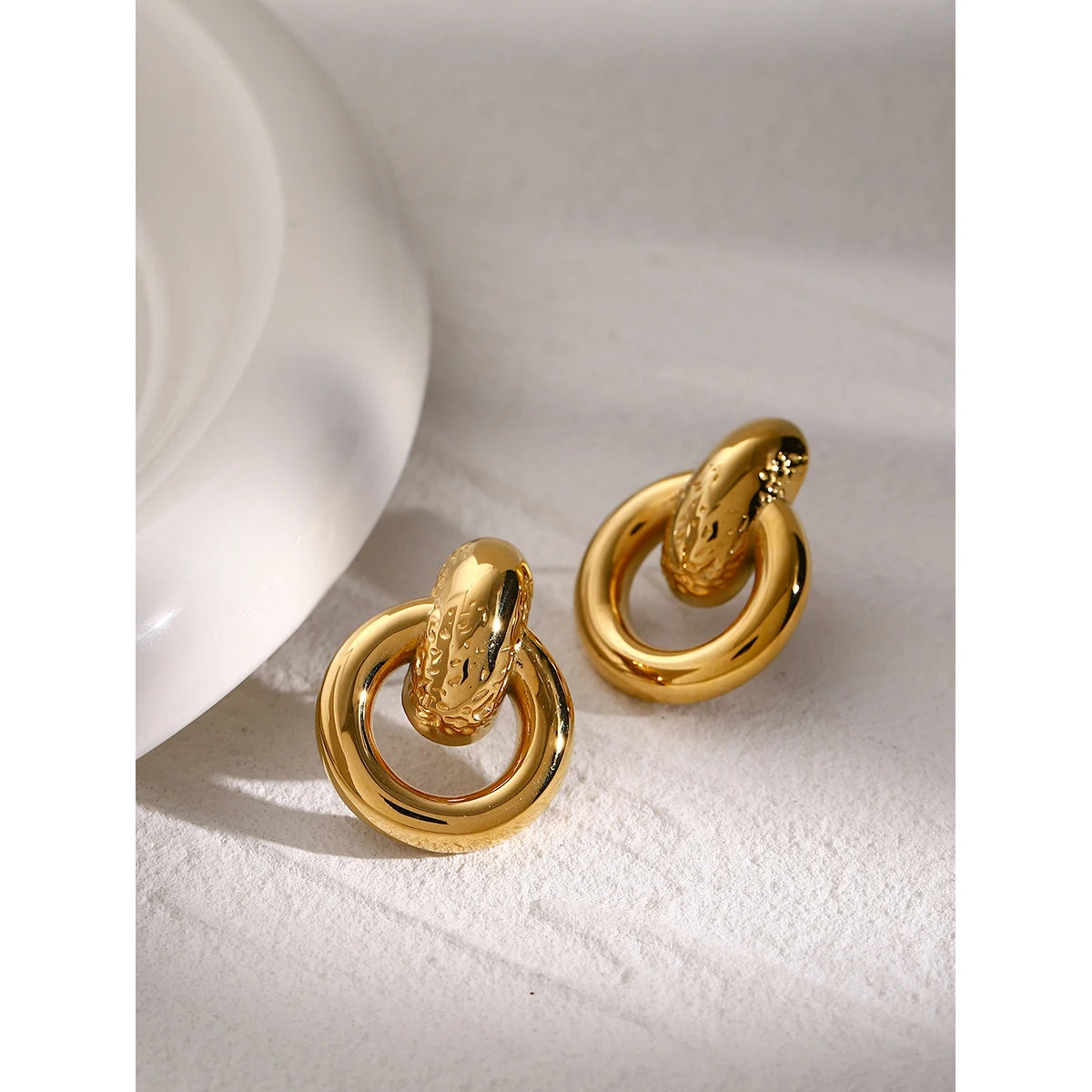 Elegant Naomi Hoop Earrings with Chain Design