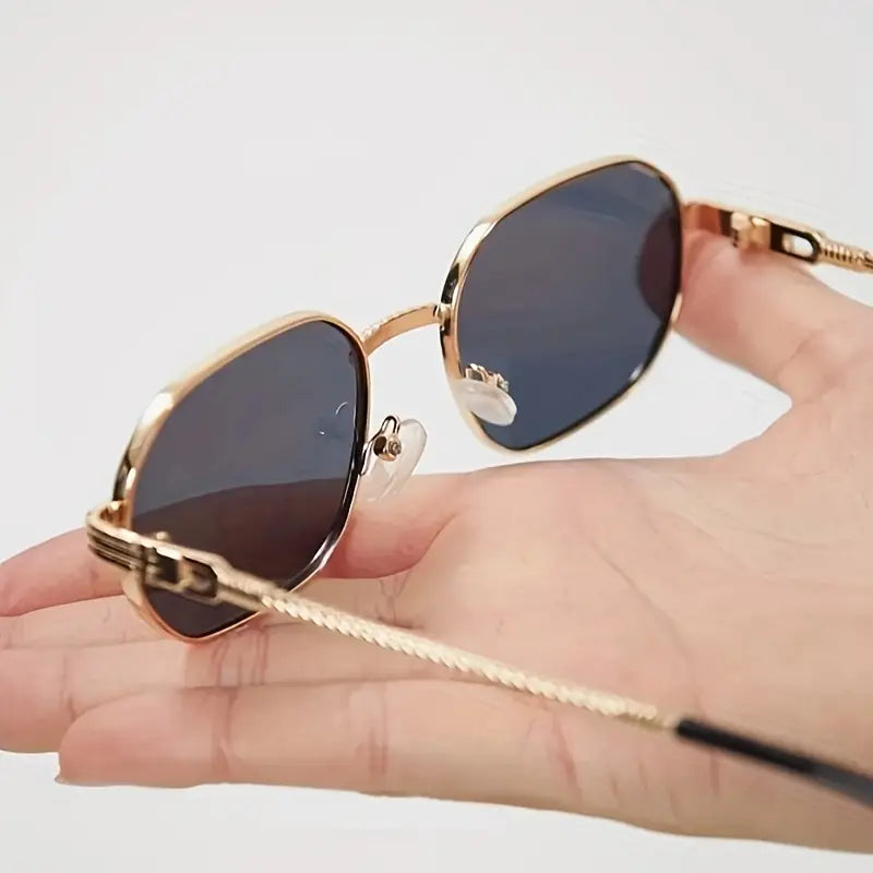 Casy Signature Sunglass