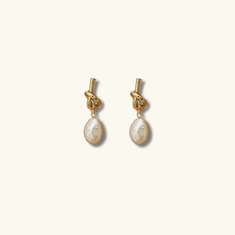 Elegant Baroque Pearl Earrings in Gold - Pien