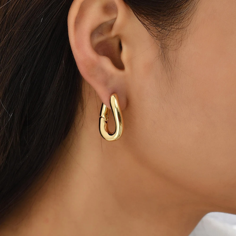 Elegant Hira Hoop Earrings – Timeless and Stylish Jewelry