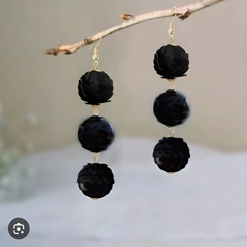 Elegant Clover Drop Earrings - Natural and Timeless Stylish