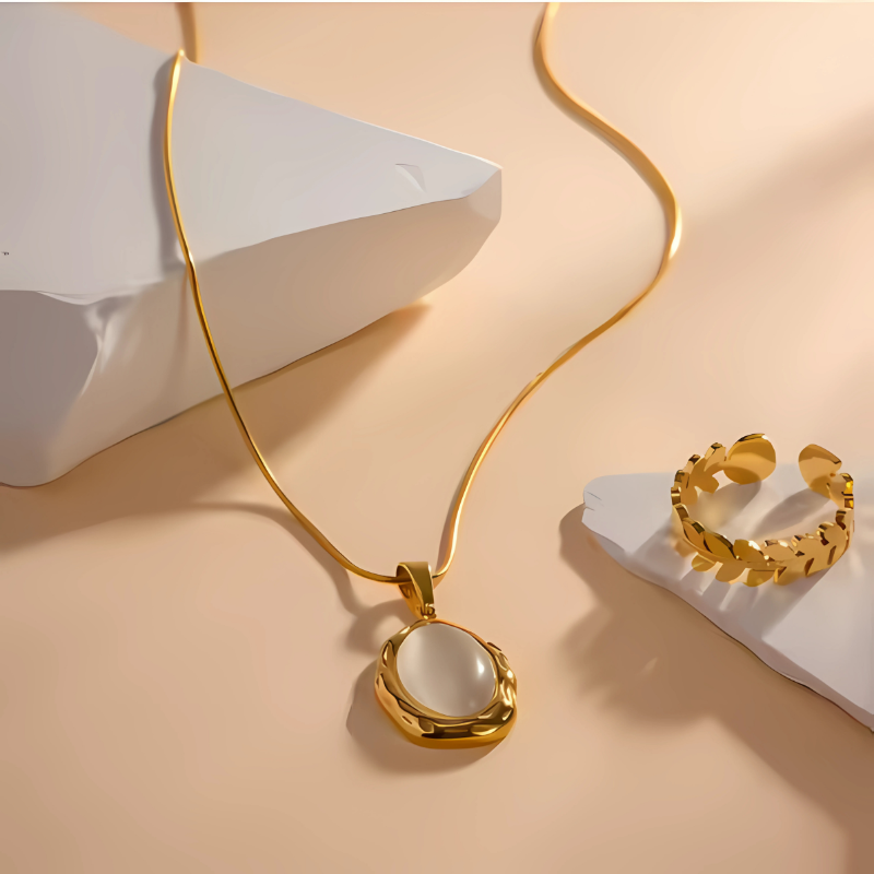 Elegant Gold-Plated Cat's Eye Opal Necklace with Sparkling Gem Accents