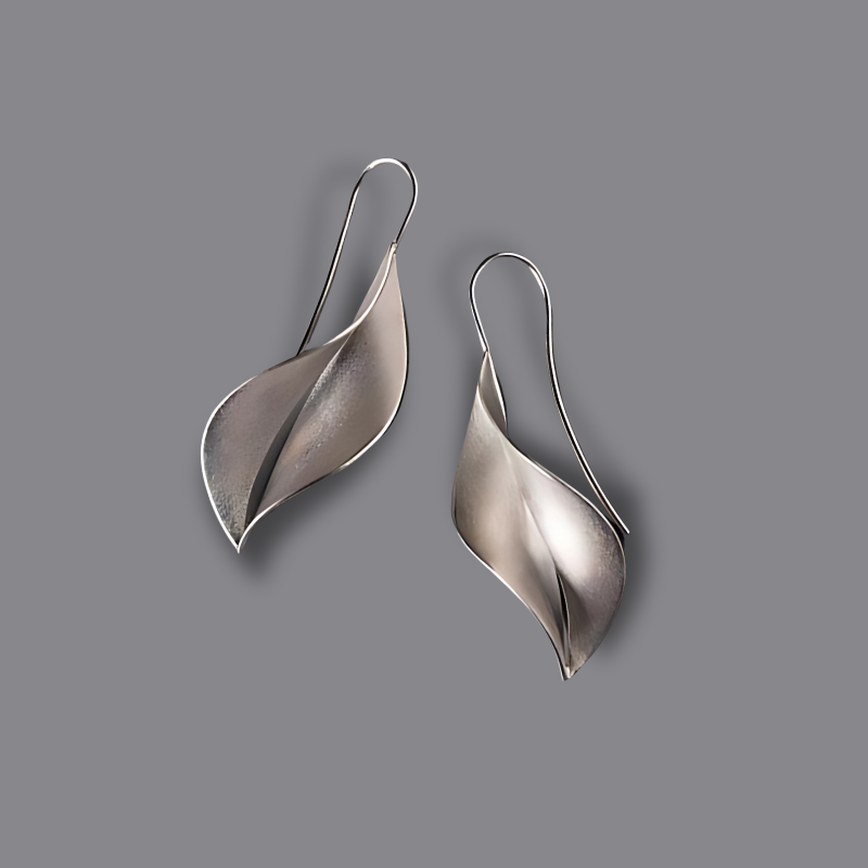 Ely Vintage Silver Pyramid-Shaped Earrings - Timeless Elegance