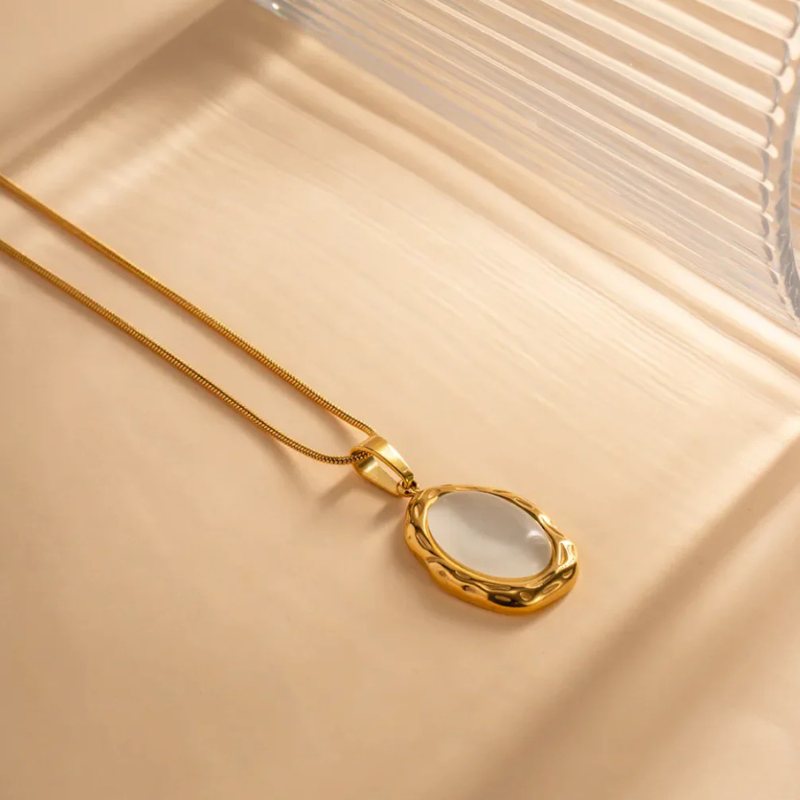 Elegant Gold-Plated Cat's Eye Opal Necklace with Sparkling Gem Accents