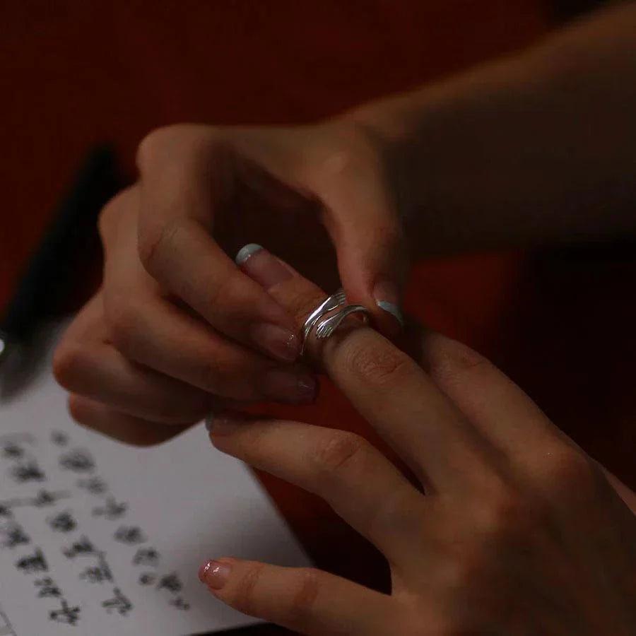 Adjustable embrace ring for customizable comfort