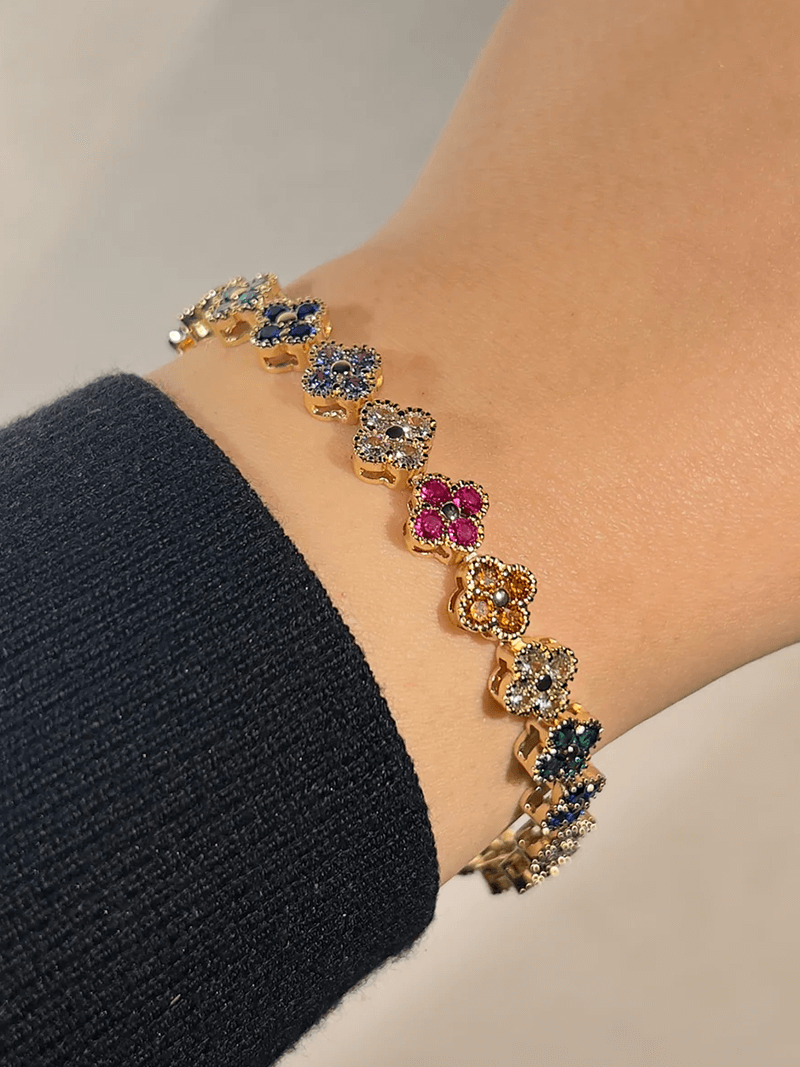 Elegant shiny bracelet with luxurious gloss