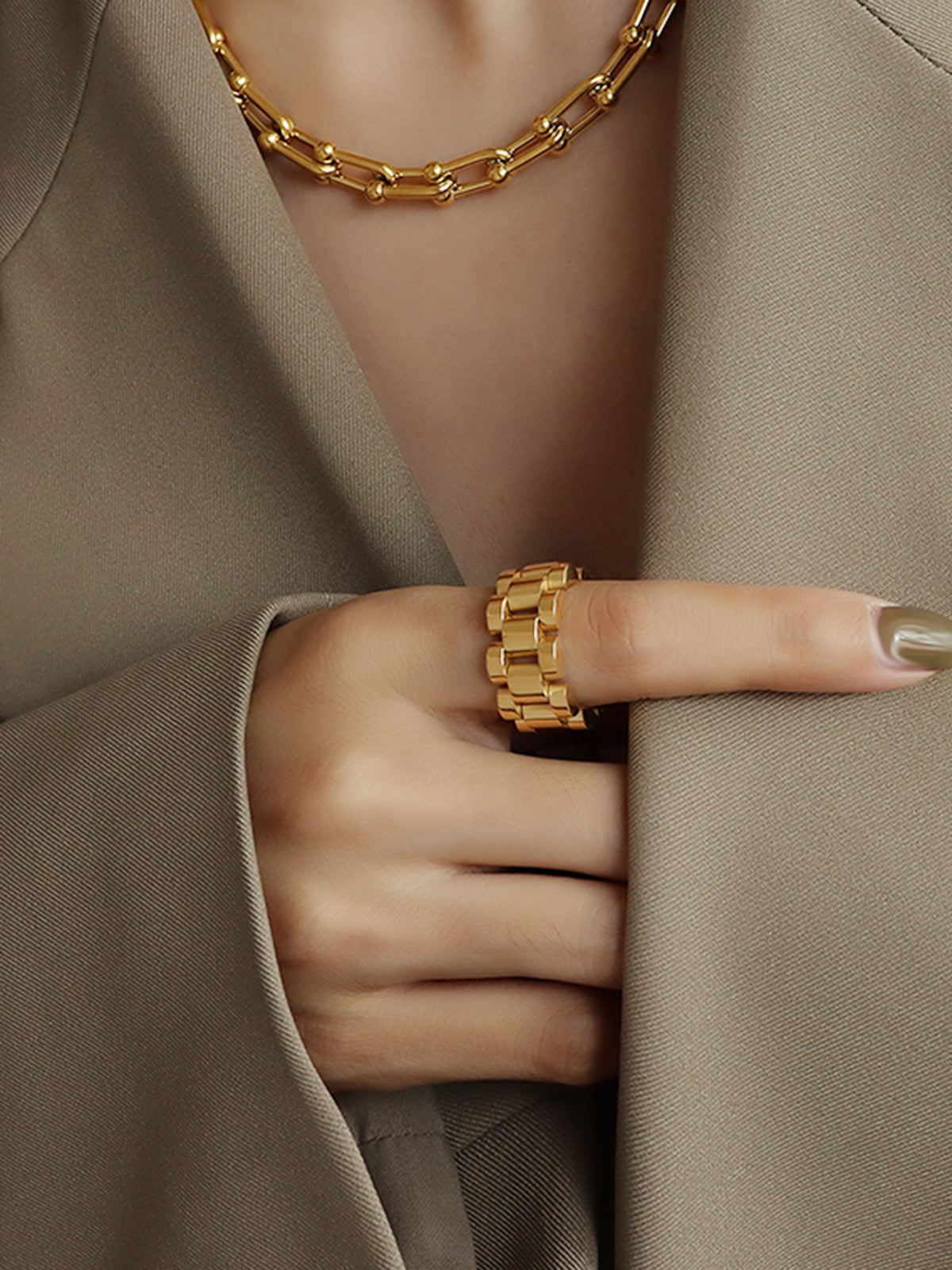 Exclusive Hidden Holder Earring