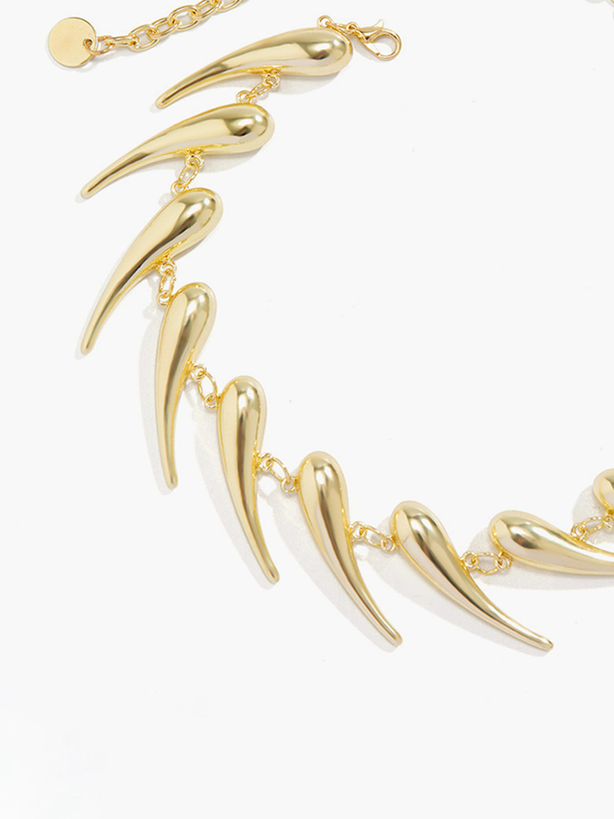 Chic Geometric Water Drop Necklace - Elegant and Modern Jewelry Design