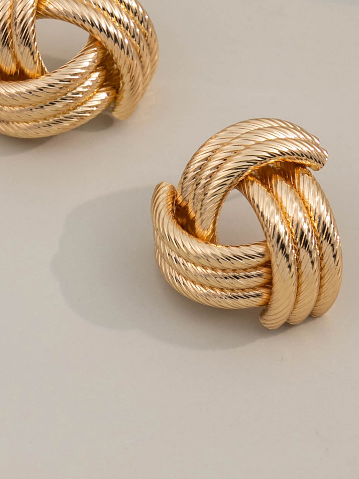 Vintage knotted earrings