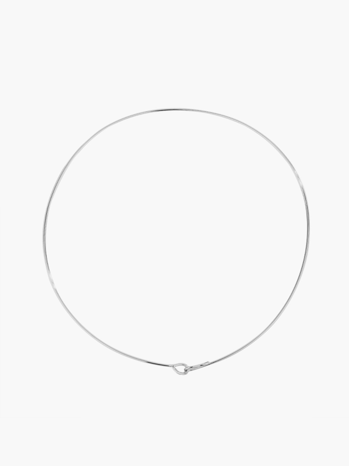 Reflect your elegance with the stylish Silver Baroque Pearl Necklace