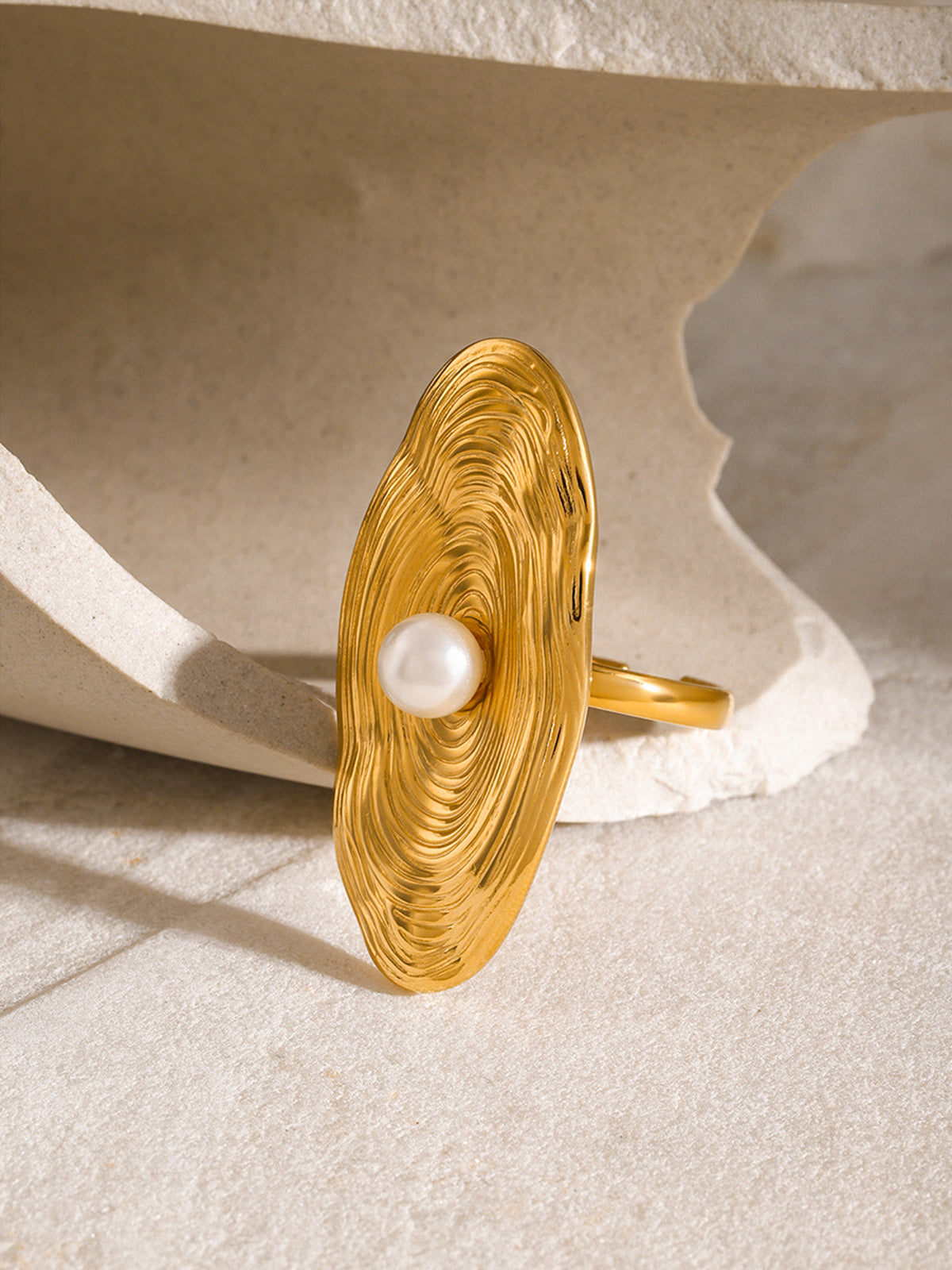 Elegant Gold Pearl Ring for Timeless Sophistication