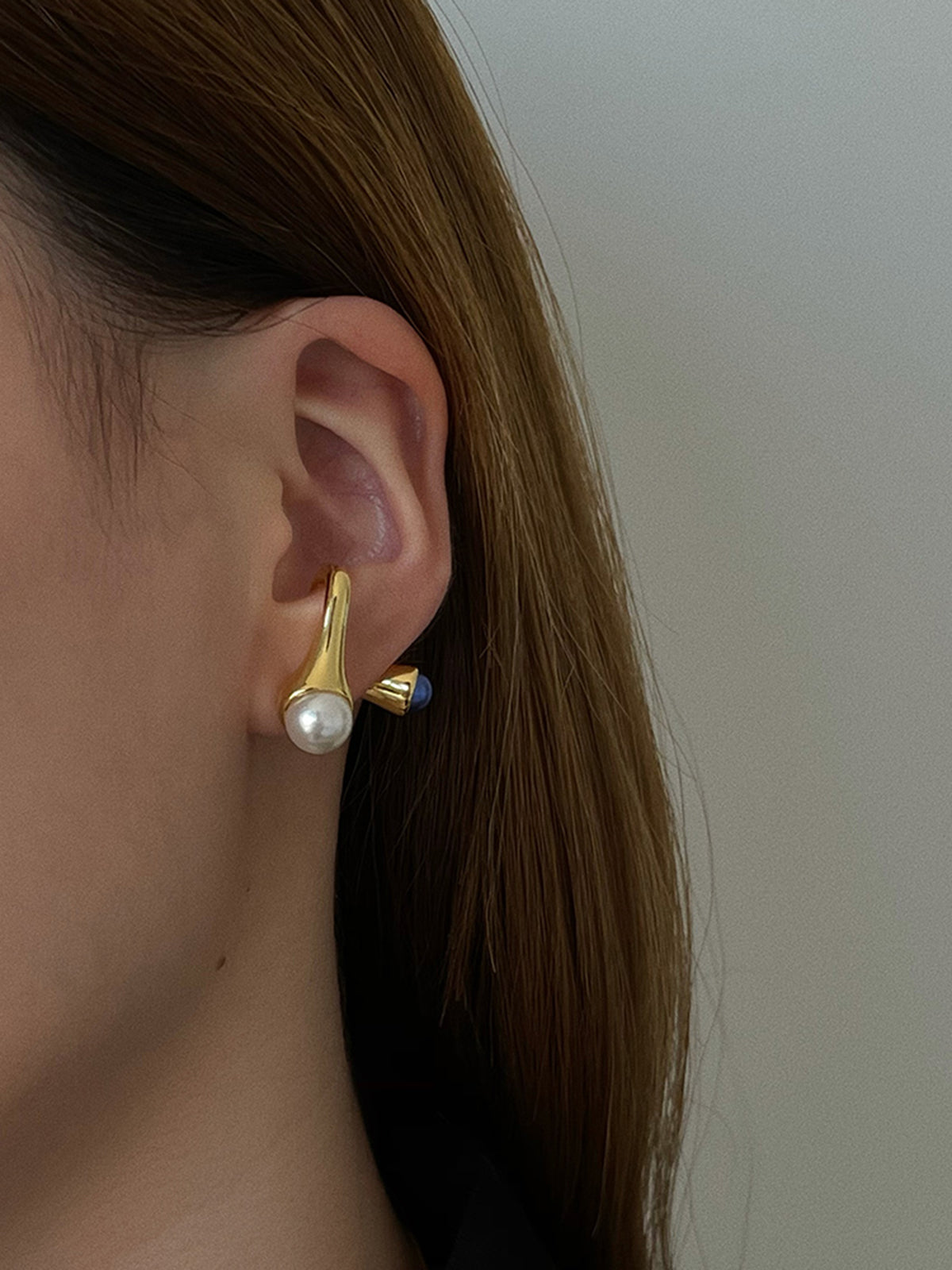 Elegant Gold Stacked Pearl Earring (Single)