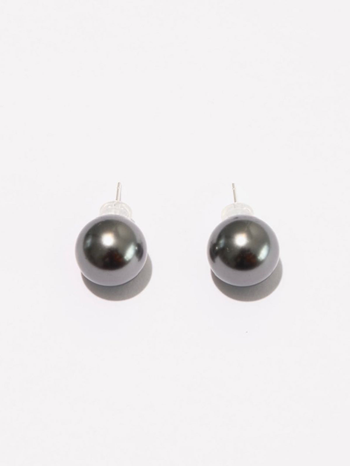 Elegant Silver Pearl Stud Earrings for a Timeless Look