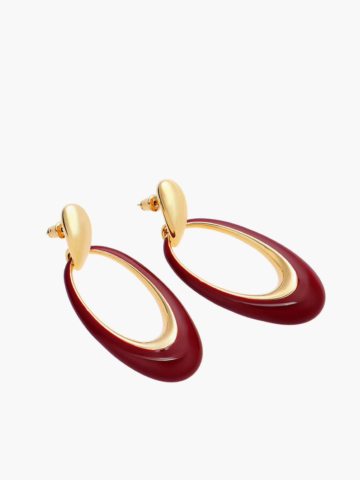 Oval hoop earrings for an elegant look
