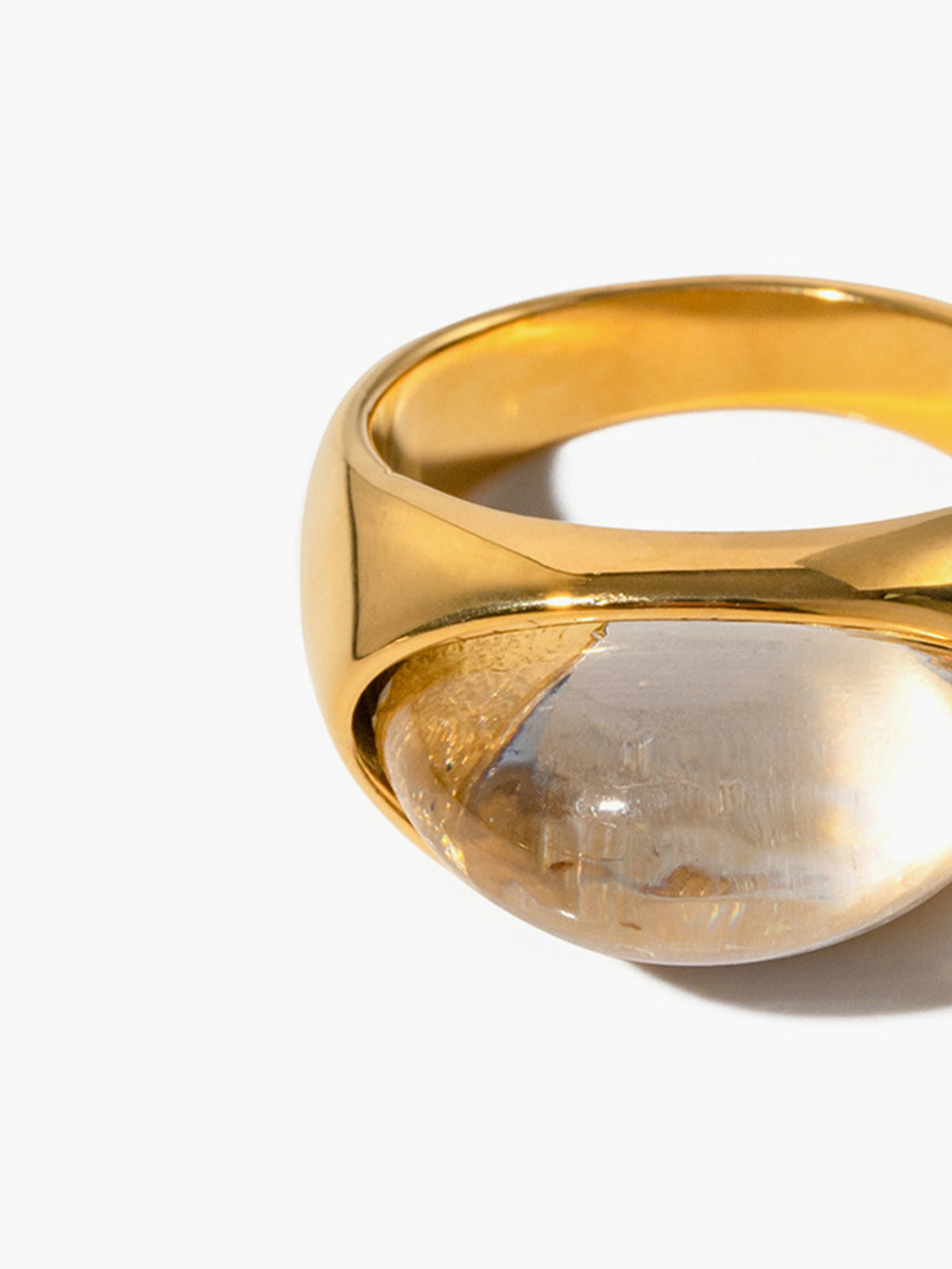 Pierre Honey Ring, a unique and elegant jewelry ball