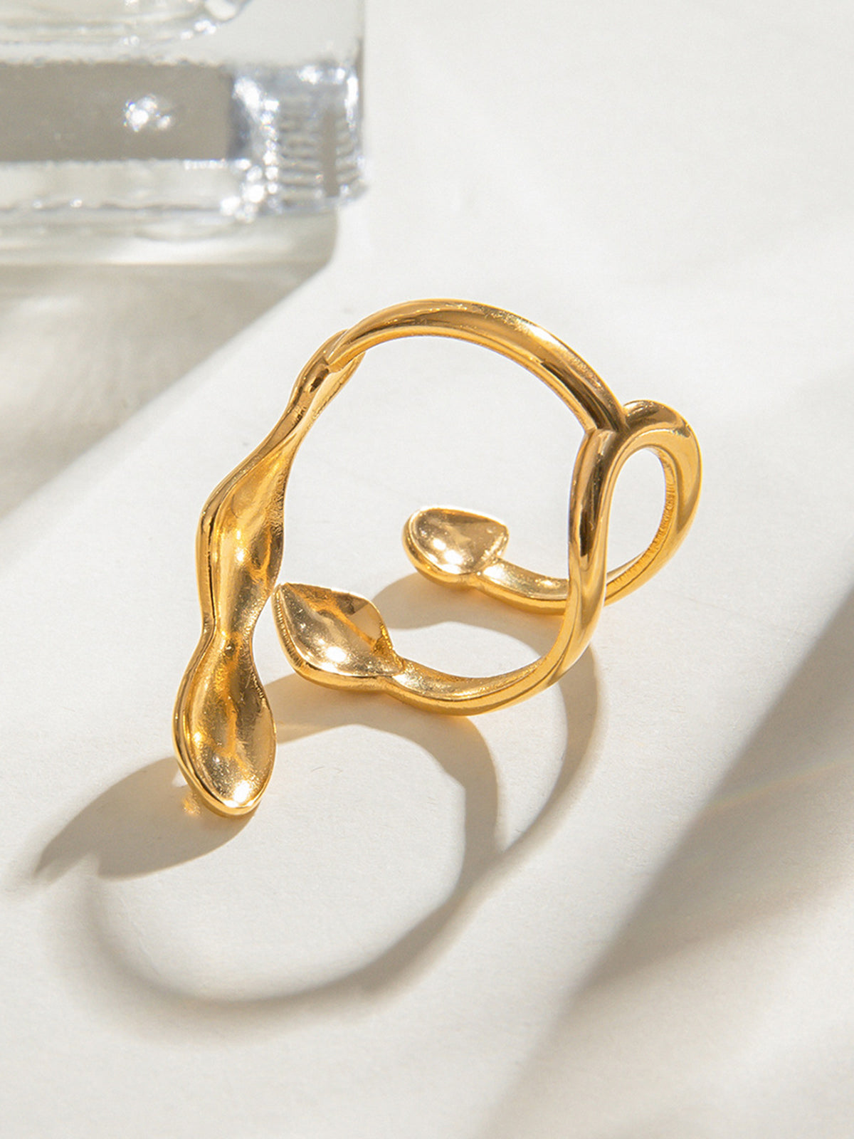 Adjustable Liquid Lava Ring, open and with a unique style
