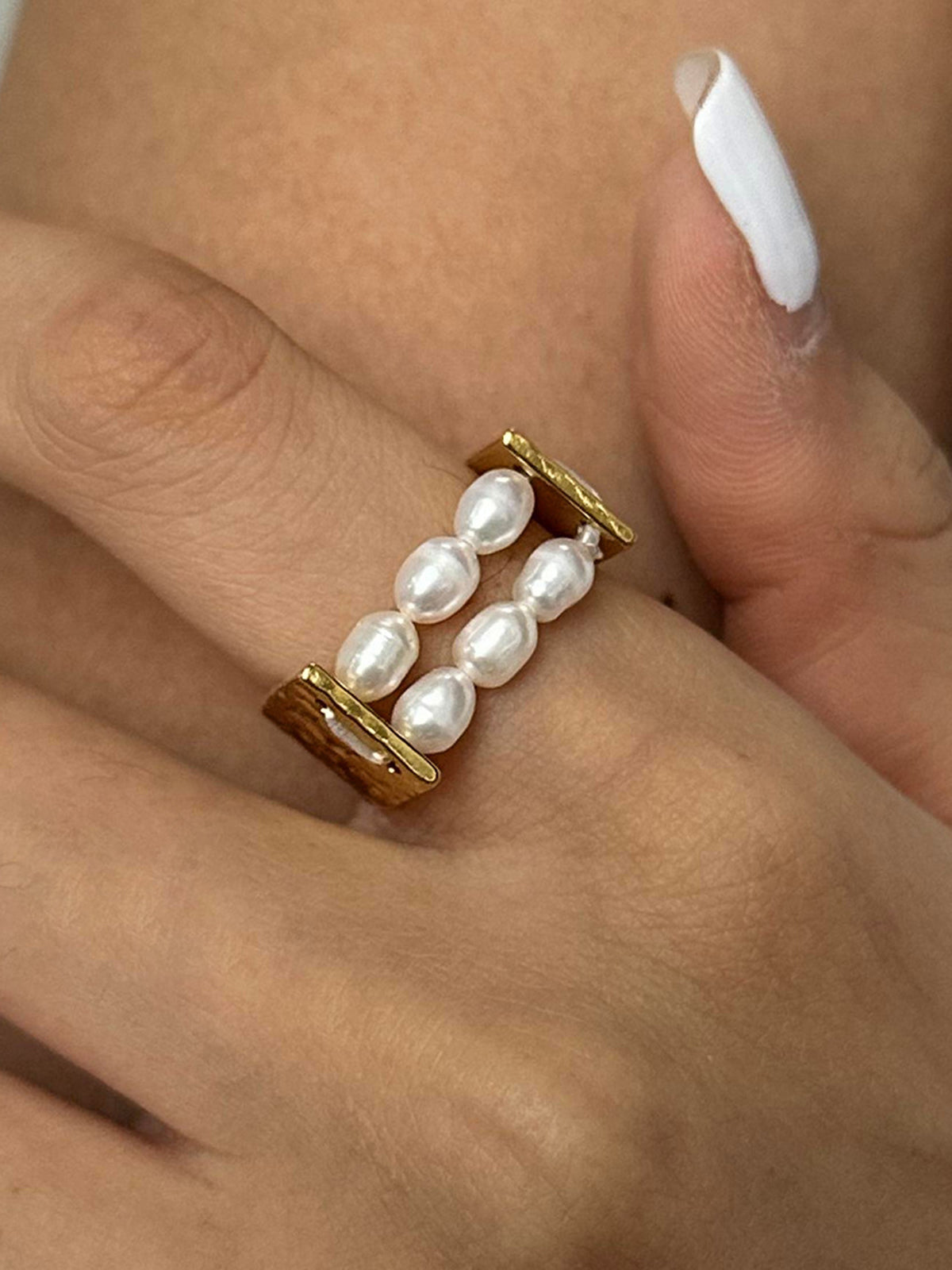 Elegant U-shape Pearl Tunnel Ring for Stylish Jewelry