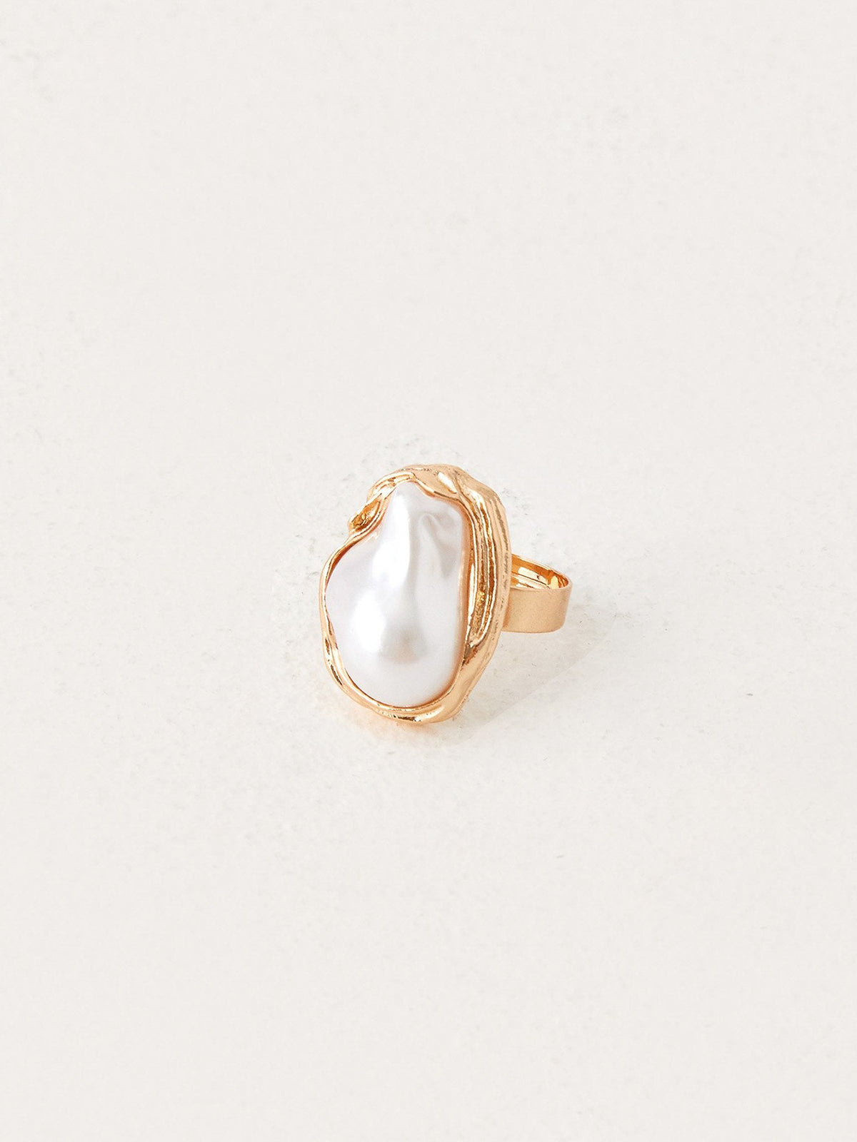 Elegant Mother-of-Pearl Shell Ring