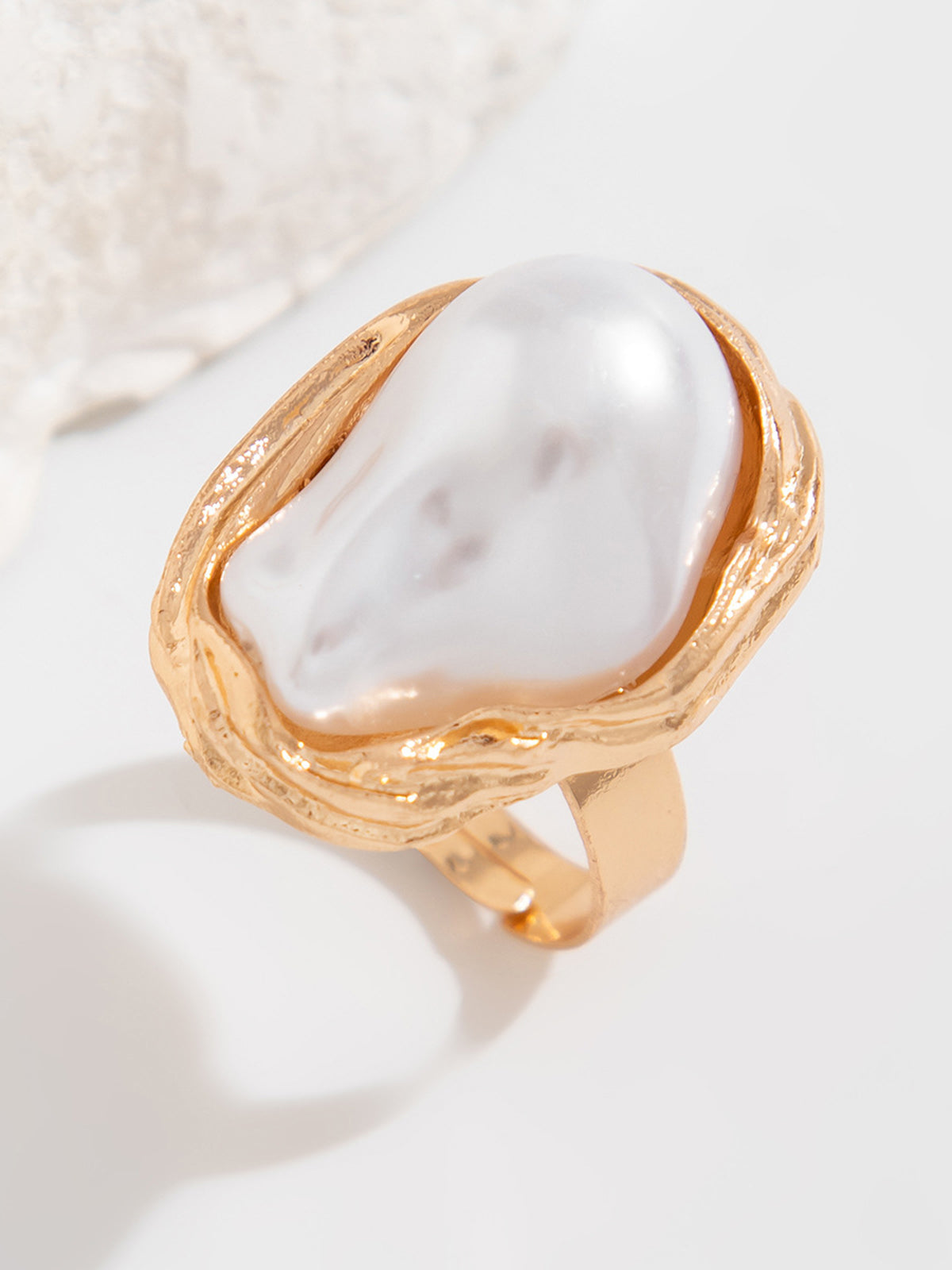 Elegant Mother-of-Pearl Shell Ring