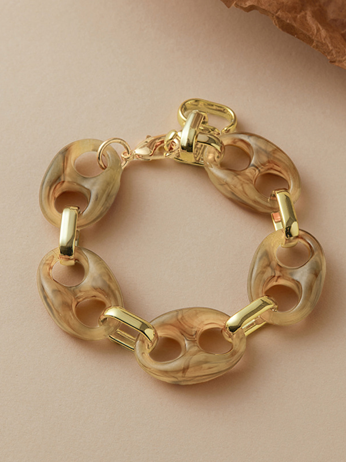 Elegant turtle bracelet with links for a refined appearance