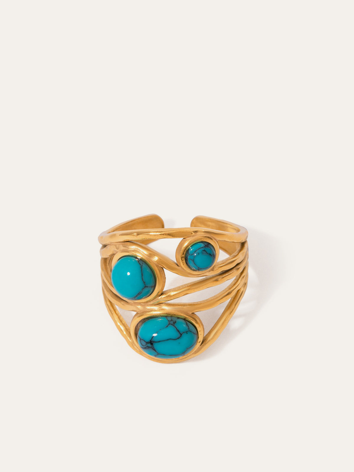 Gold and silver ring with turquoise inlay for an elegant and sophisticated look