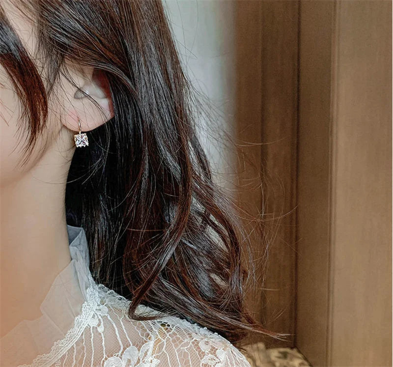 Gietsteen Earrings with Color Accent