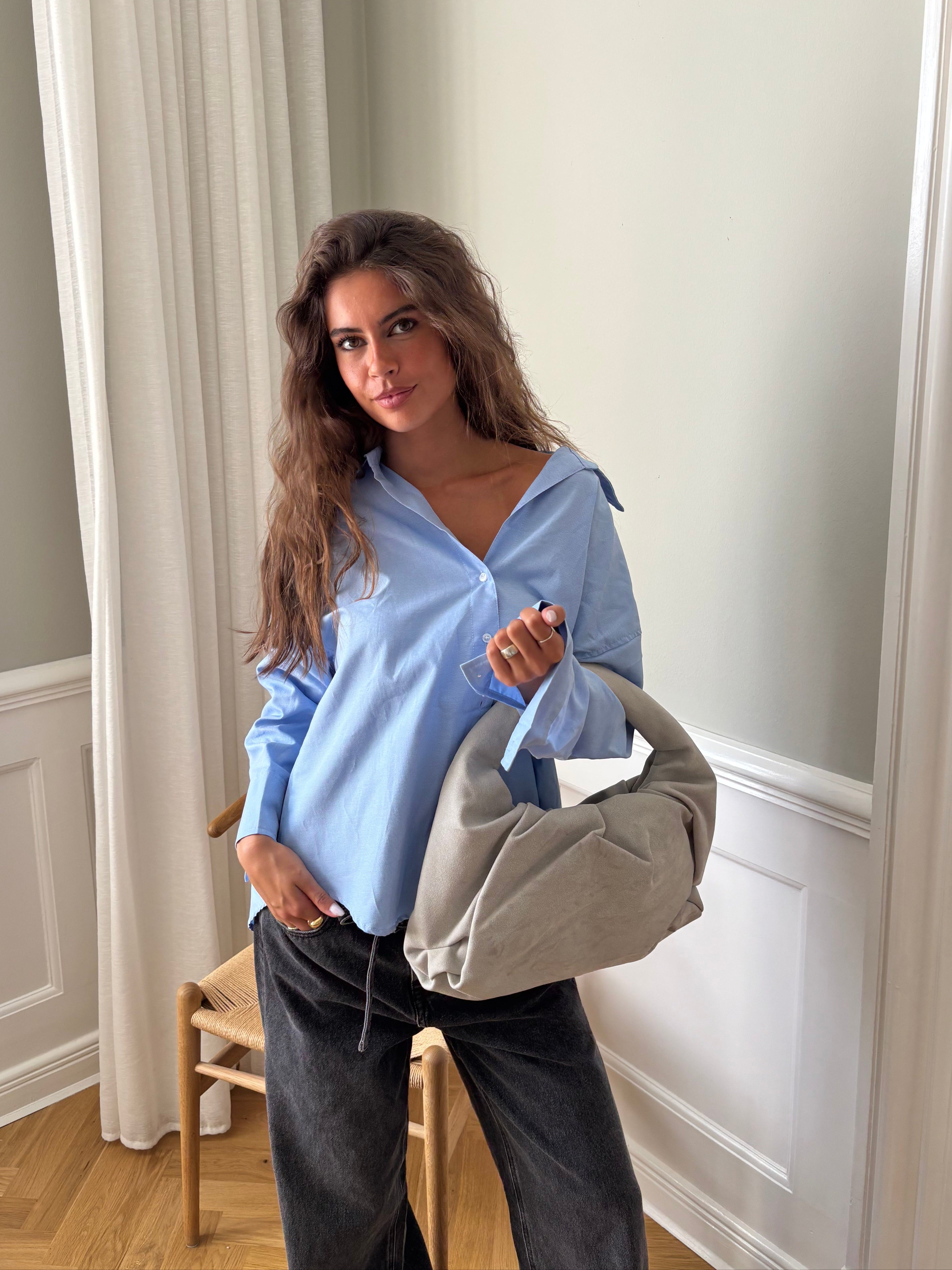 Lea Suede Bag