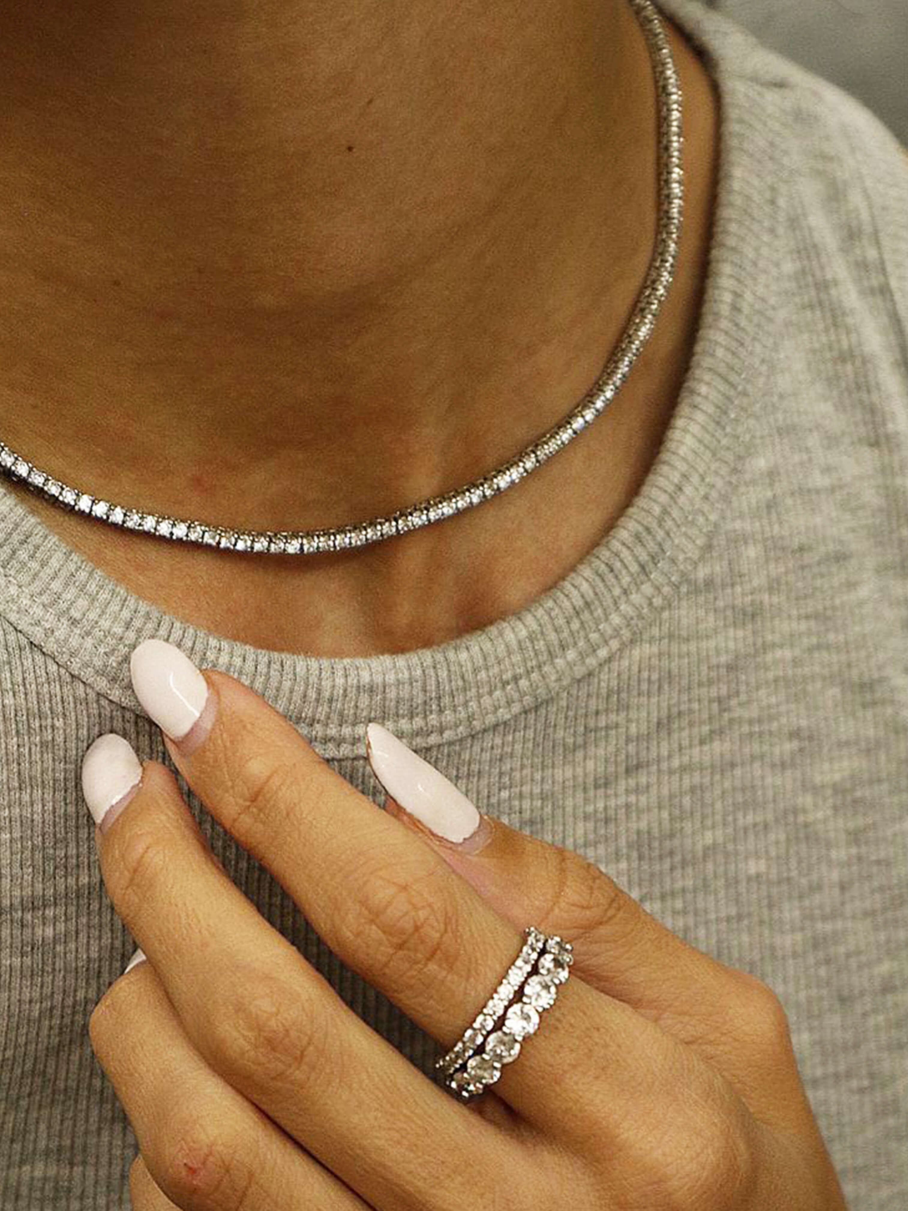 Choker in tennis style, fashionable and elegant, add a seductive charm to your outfit