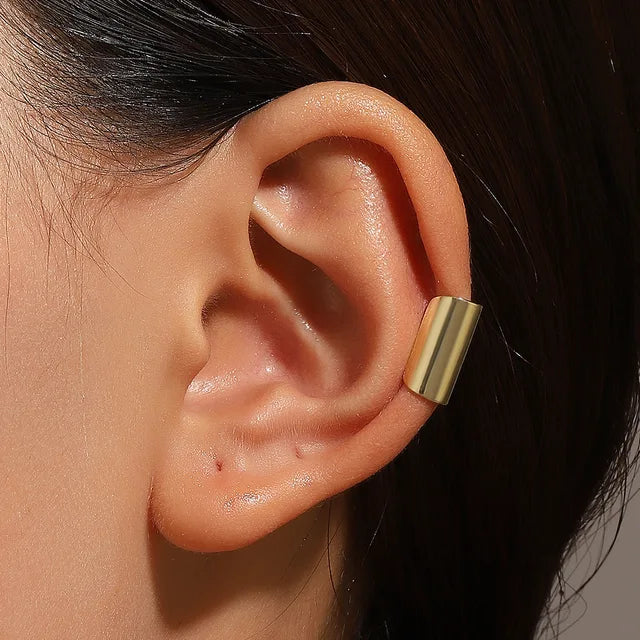 Cylindrical ear stud in tube form without piercing required