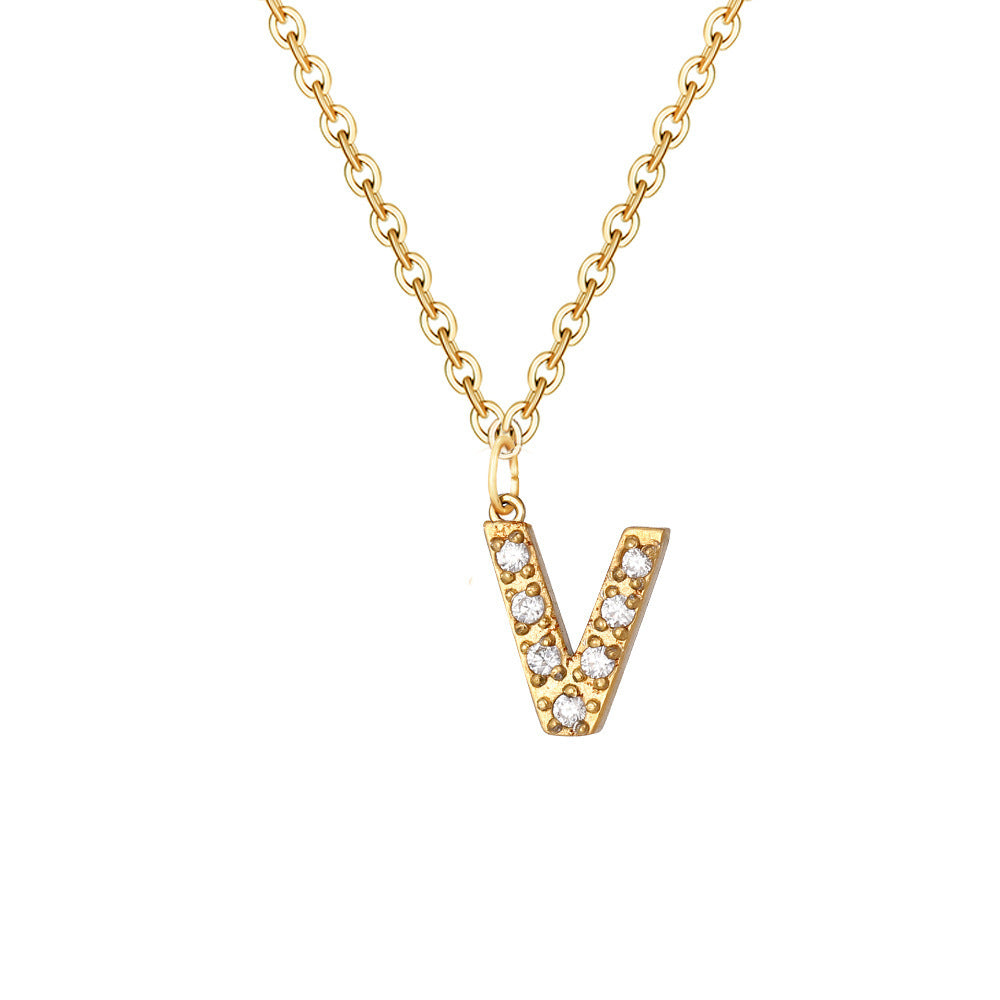 Elegant necklace with letter and sparkling elements for an exceptional style