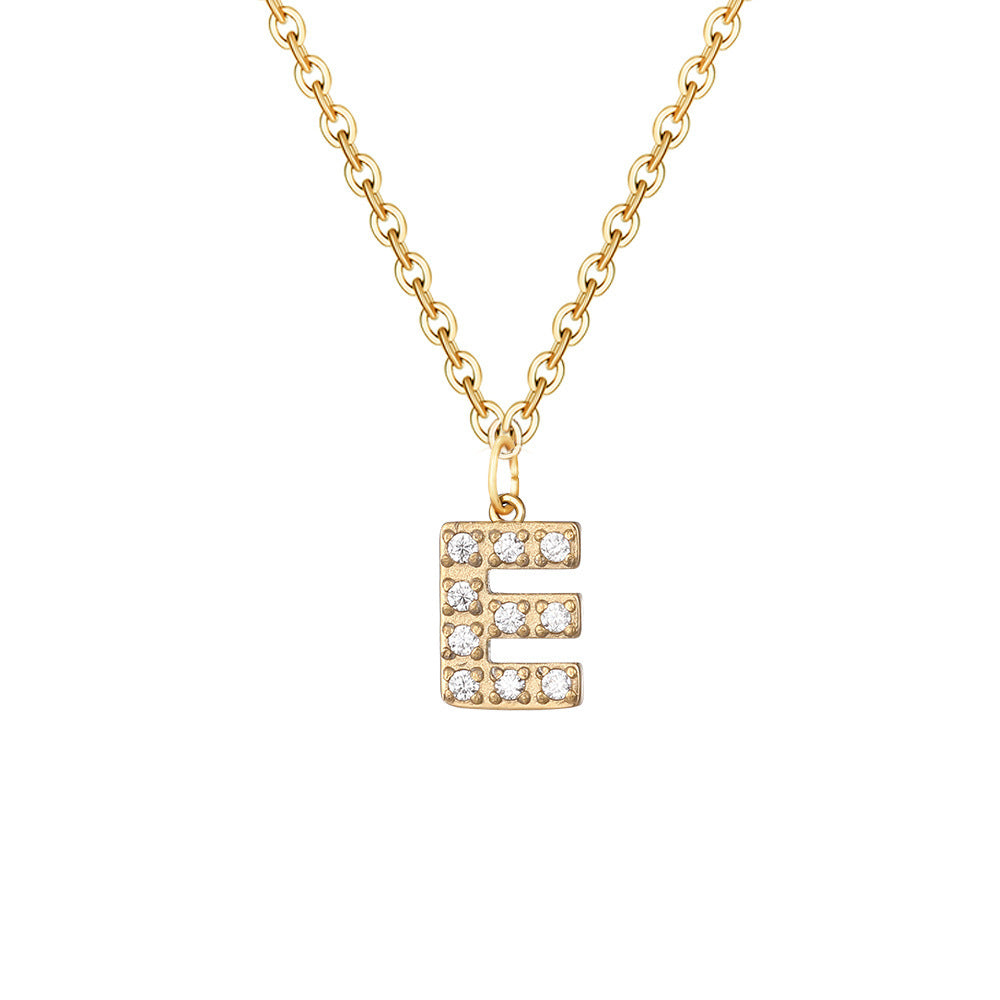 Elegant necklace with letter and sparkling elements for an exceptional style
