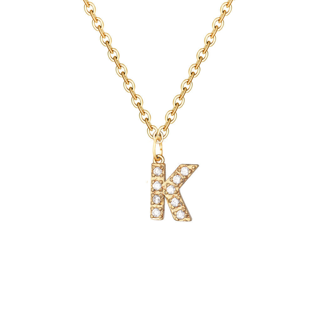 Elegant necklace with letter and sparkling elements for an exceptional style