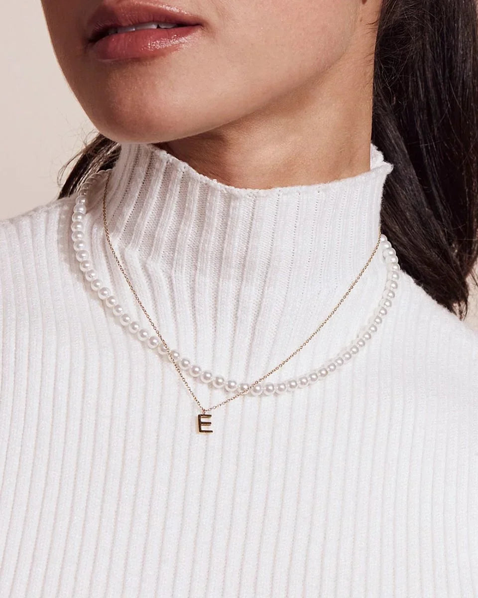 Elegant necklace with personalized letter for a stylish appearance