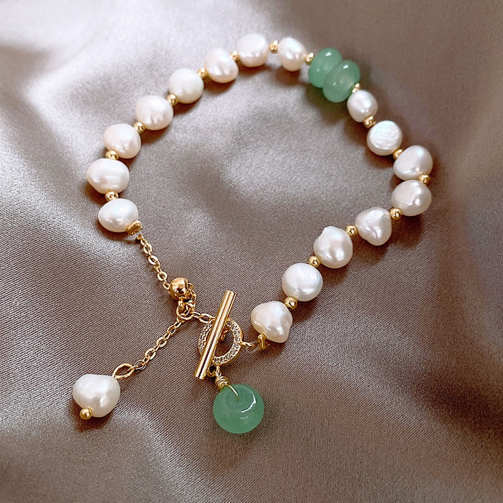 Sofia - Chic and Timeless Freshwater Pearl Bracelet
