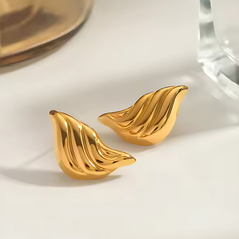 Elegant Angel Wing Earrings with Hair Flag for a Sophisticated Look