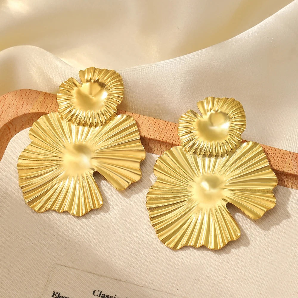 Floral Engraved Earrings – Shari