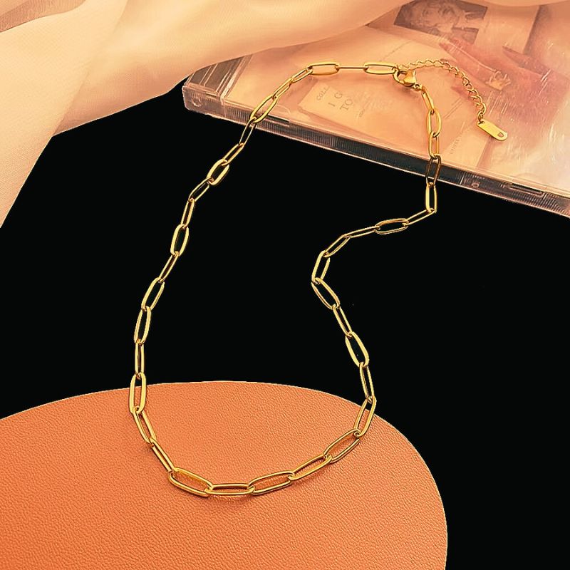 Elegant Gold Paperclip Necklace - Bianca for a Stylish Look