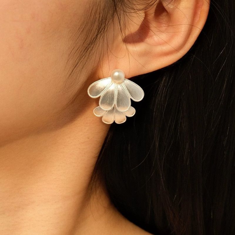 Stylish Double-Layered Flower Belly Earrings - Elegant Accessory for Any Occasion