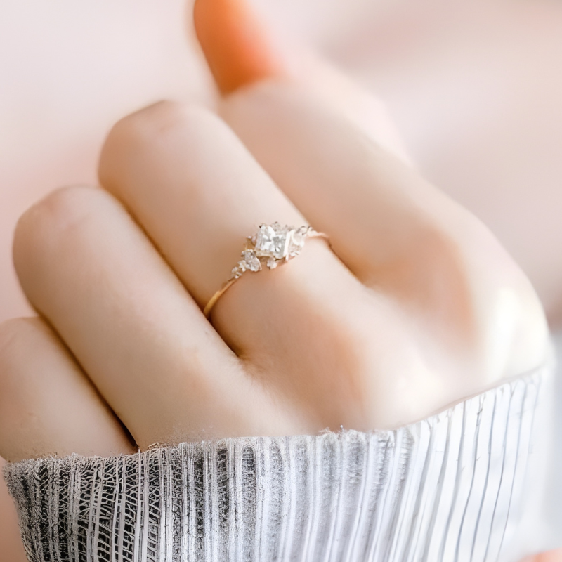 Delysische Royal Ring in Elegant Gold Color – A Symbol of Luxury and Sophistication