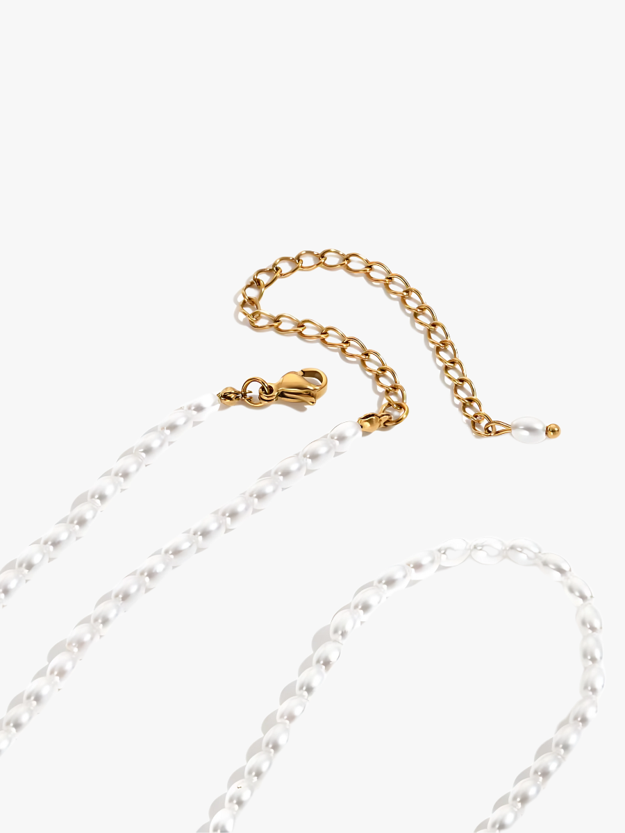 Elegant necklace with natural pearls for a special style