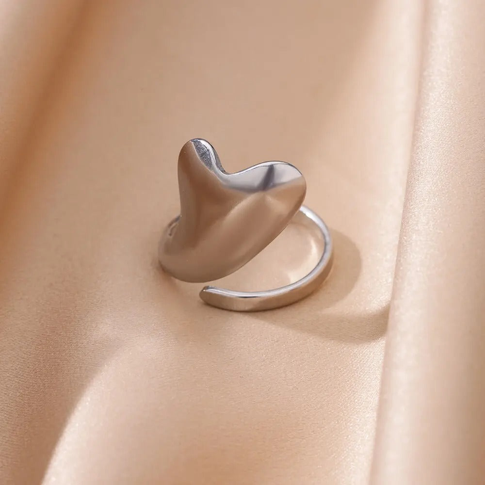 Stylish Adjustable Ring with Large Heart – Camille Elegant Design
