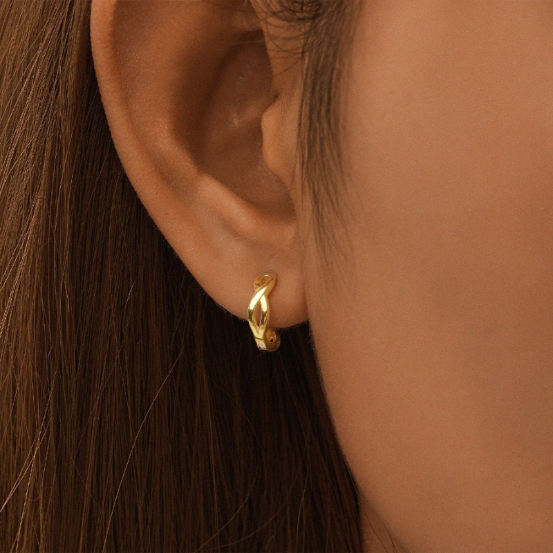 Elegant Infinite Earrings - Sarah for a timeless and stylish look